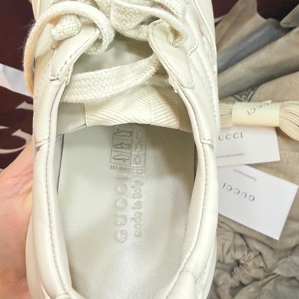 Gucci Women's Cream Sneakers with Pink Logo - Picture 4 of 8